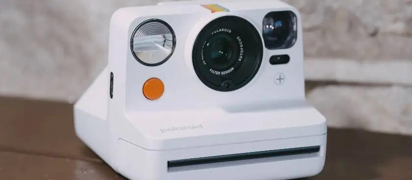 Aparat foto cu imprimare instantanee Polaroid